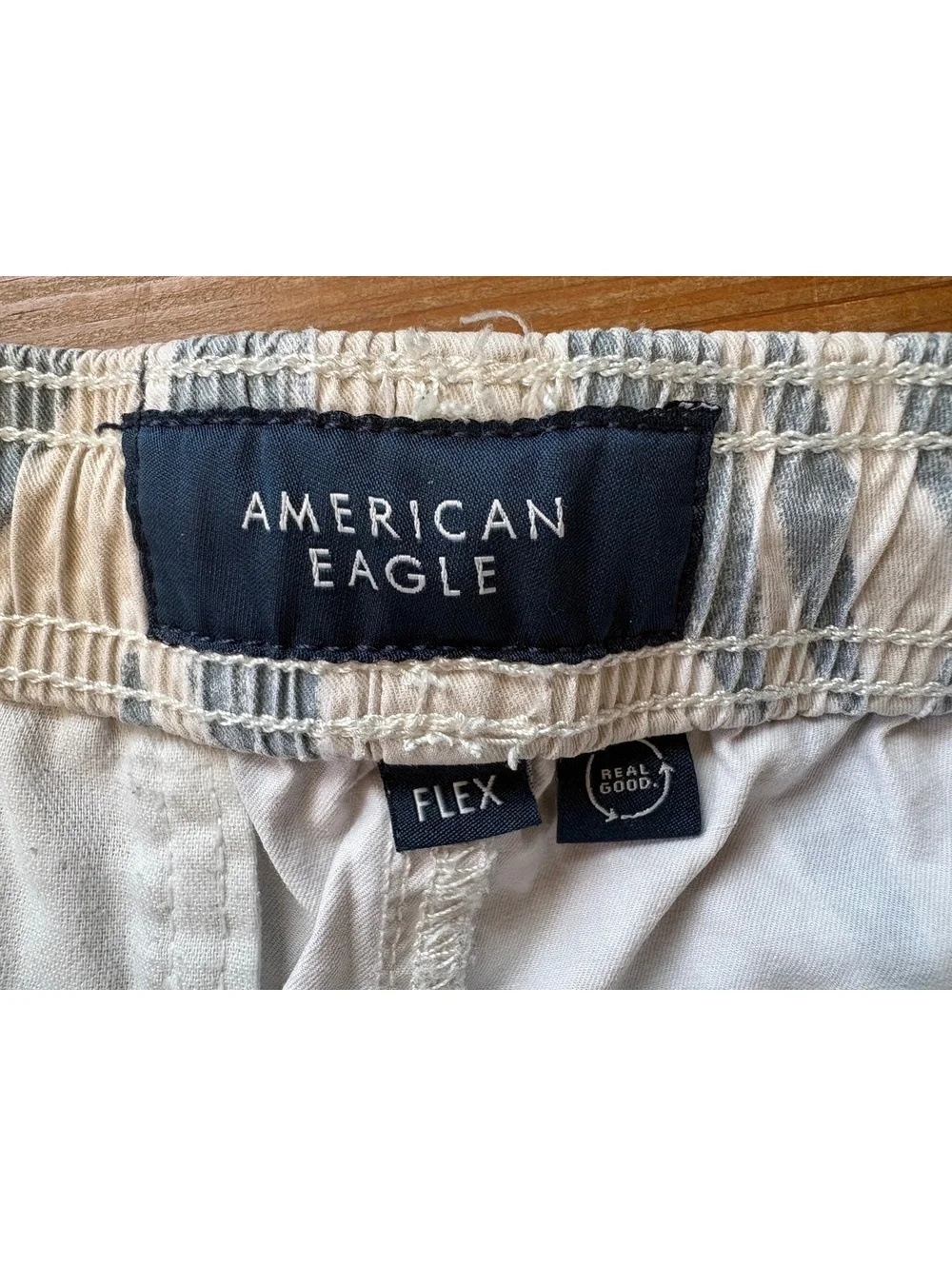 American Eagle Men’s Flex 6.5” Lived-In Trekker Shorts Small Tropical Leaf